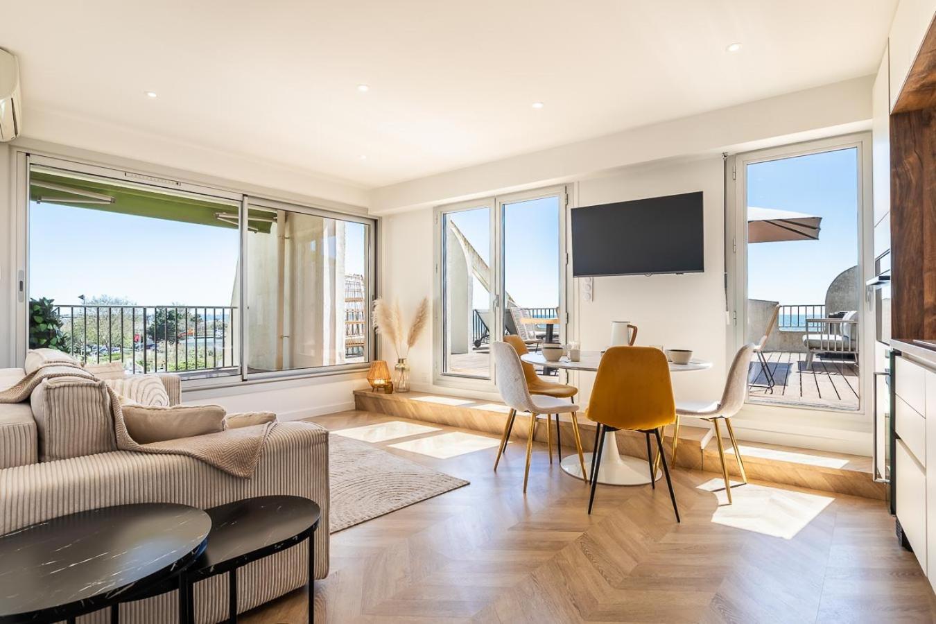 Suite Terrasse Xxl - Front De Mer - Parking - Ambiance Plage ラ・グランド・モット エクステリア 写真