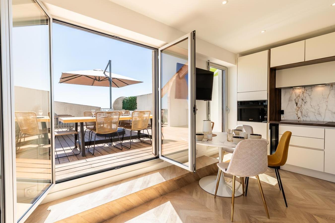 Suite Terrasse Xxl - Front De Mer - Parking - Ambiance Plage ラ・グランド・モット エクステリア 写真