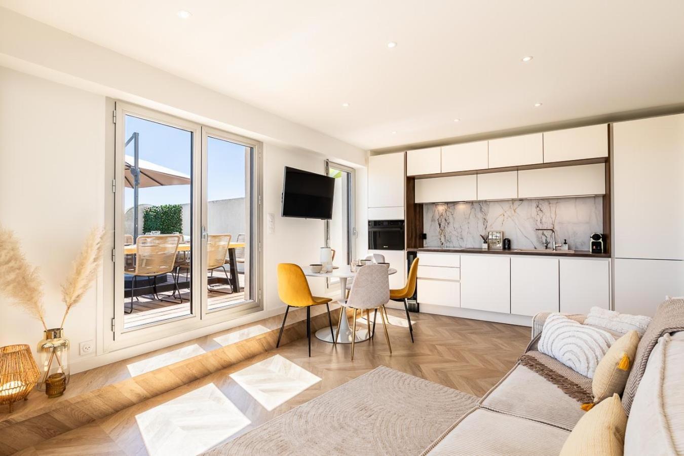 Suite Terrasse Xxl - Front De Mer - Parking - Ambiance Plage ラ・グランド・モット エクステリア 写真